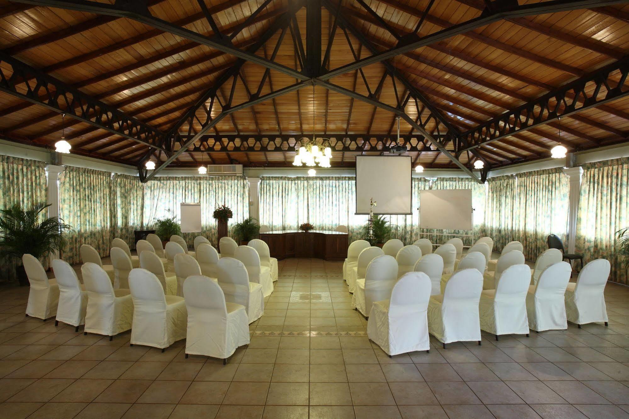Tree Of Life Nature Resort Kandy Exterior foto